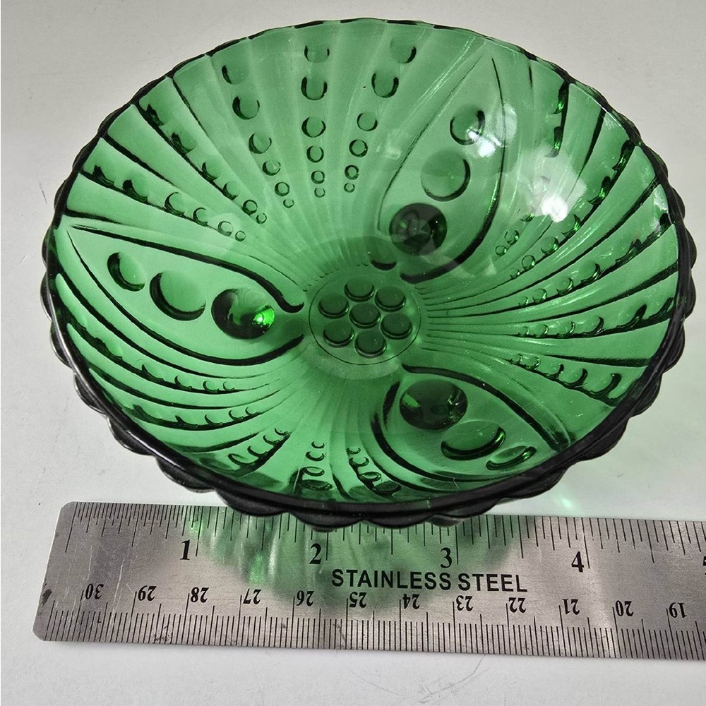 Anchor hocking green glass decorative bowl